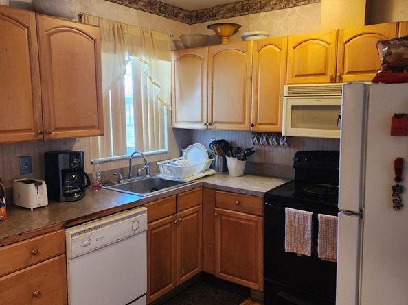 513 Greynolds Circle, Lantana FL 33462