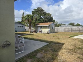 513 Greynolds Circle, Lantana FL 33462