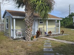 513 Greynolds Circle, Lantana FL 33462