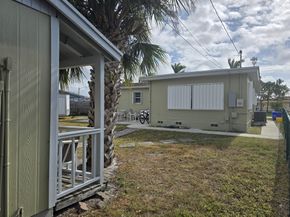 513 Greynolds Circle, Lantana FL 33462