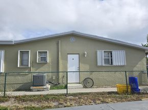 513 Greynolds Circle, Lantana FL 33462
