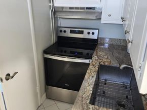 513 Greynolds Circle, Lantana FL 33462