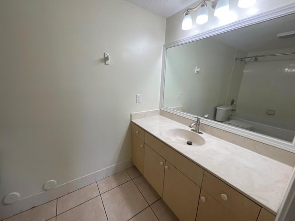 1133 Golden Lake Boulevard 815, West Palm Beach FL 33411