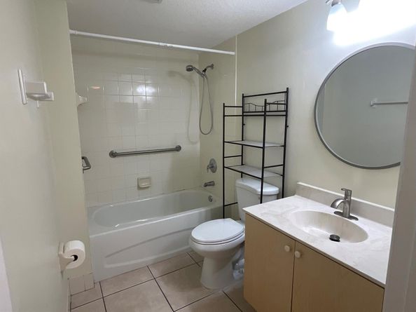 1133 Golden Lake Boulevard 815, West Palm Beach FL 33411
