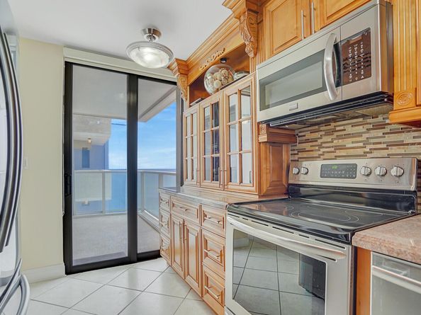 1000 S Ocean Boulevard 17b, Pompano Beach FL 33062