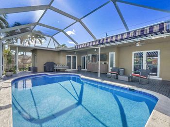 1736 NW 38th St