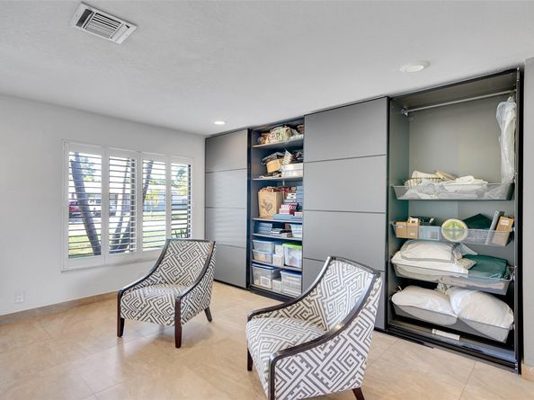 1736 NW 38th St, Oakland Park FL 33309