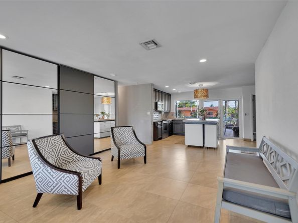 1736 NW 38th St, Oakland Park FL 33309