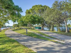 1736 NW 38th St, Oakland Park FL 33309