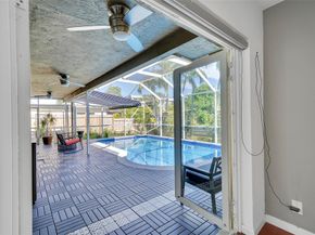 1736 NW 38th St, Oakland Park FL 33309