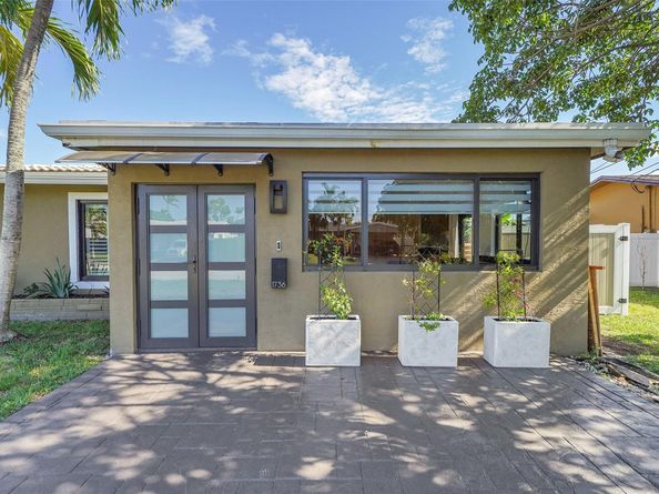 1736 NW 38th St, Oakland Park FL 33309