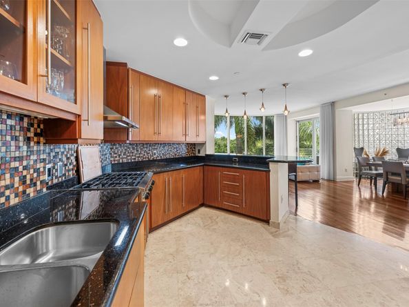 301 Hendricks Isle 9, Fort Lauderdale FL 33301
