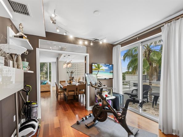 301 Hendricks Isle 9, Fort Lauderdale FL 33301