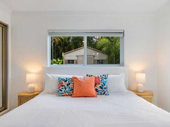 657 NW 30th Ct, Wilton Manors FL 33311