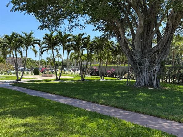 721 Lori Drive 113, Palm Springs FL 33461