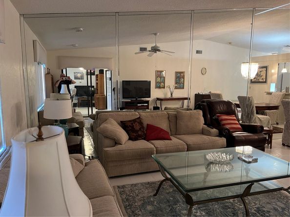8087 Hiddenview Ter 8087, Boca Raton FL 33496
