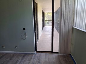 106 Lake Emerald Dr 315, Oakland Park FL 33309