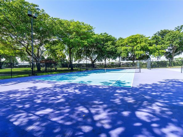 106 Lake Emerald Dr 315, Oakland Park FL 33309