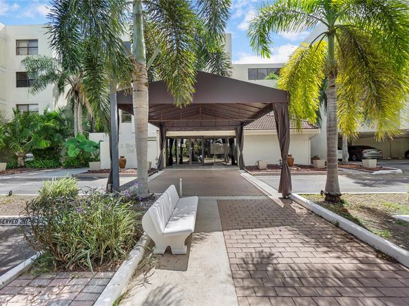 106 Lake Emerald Dr 315, Oakland Park FL 33309