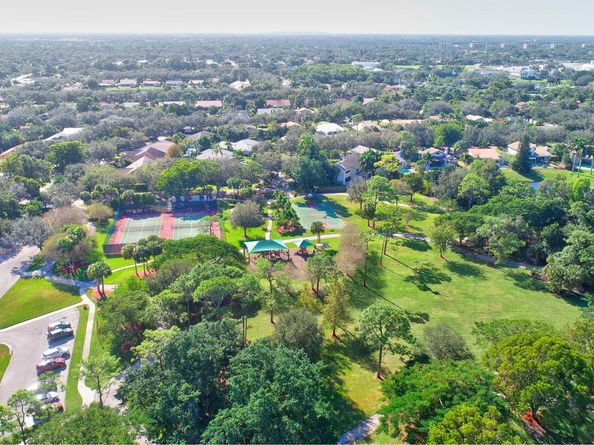 4640 NW 28th Way, Boca Raton FL 33434