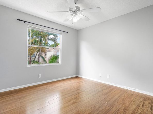 10814 NW 12th Dr, Plantation FL 33322