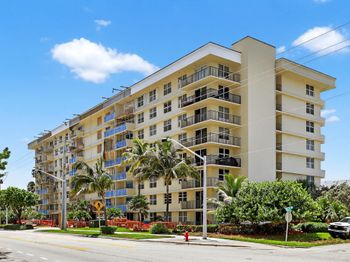 1009 N Ocean Boulevard