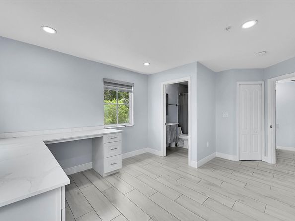 150 Jacaranda Country Club Dr 200, Plantation FL 33324
