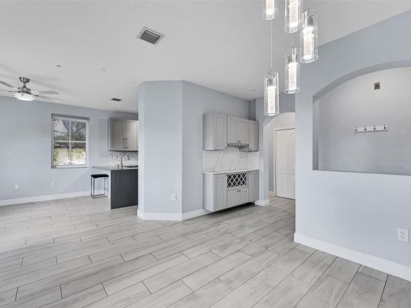 150 Jacaranda Country Club Dr 200, Plantation FL 33324