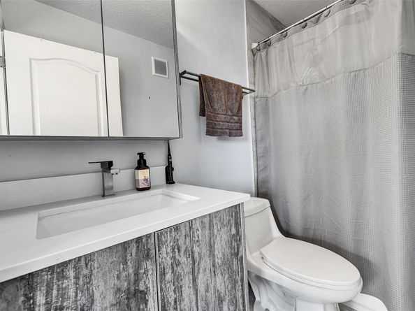 150 Jacaranda Country Club Dr 200, Plantation FL 33324