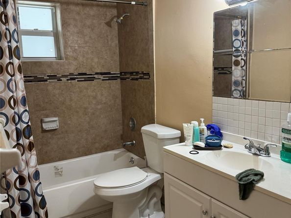 3033 NW 43th Ave 104, Lauderdale Lakes FL 33313