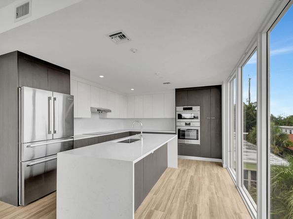 117 Lake Avenue 304, Lake Worth Beach FL 33460