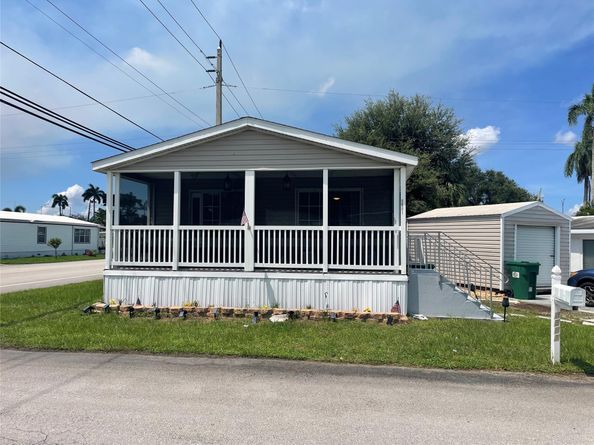 8581 SW 16th St, Davie FL 33324