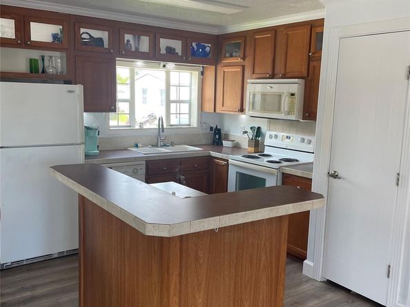 8581 SW 16th St, Davie FL 33324