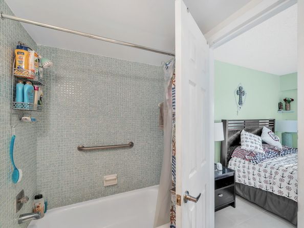 412 Brighton J 412, Boca Raton FL 33434