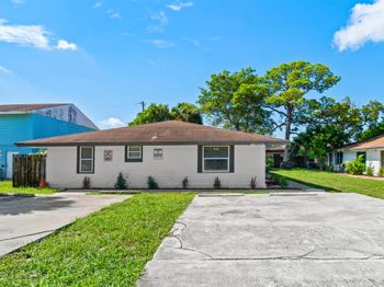 1661 W 27th Street