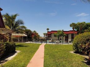 12019 W Greenway Dr 203, Royal Palm Beach FL 33411