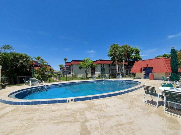 12019 W Greenway Dr 203, Royal Palm Beach FL 33411