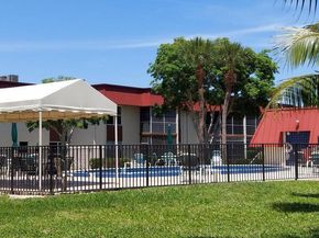 12019 W Greenway Dr 203, Royal Palm Beach FL 33411