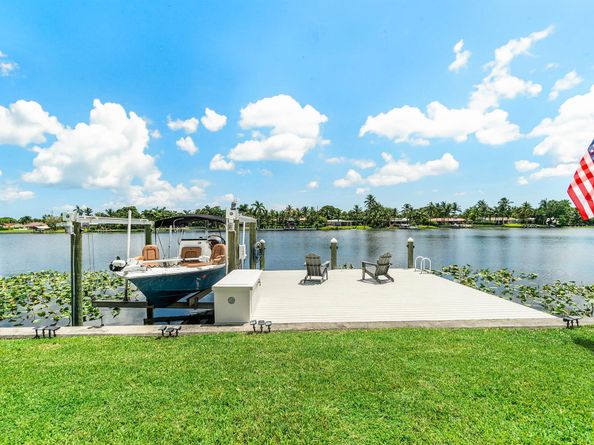 7150 W Lake Drive, Lake Clarke Shores FL 33406