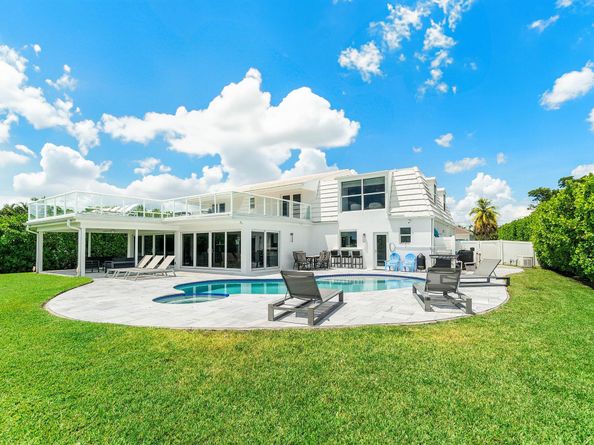 7150 W Lake Drive, Lake Clarke Shores FL 33406