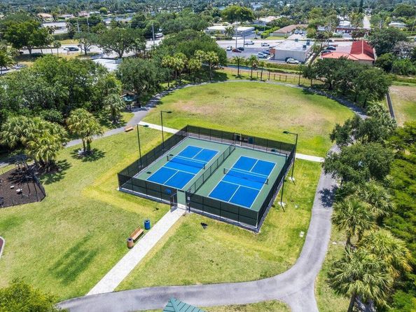 7150 W Lake Drive, Lake Clarke Shores FL 33406