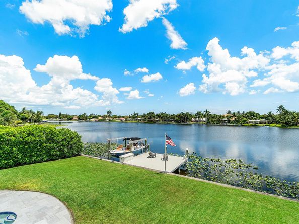 7150 W Lake Drive, Lake Clarke Shores FL 33406
