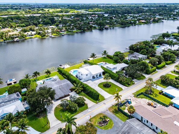 7150 W Lake Drive, Lake Clarke Shores FL 33406