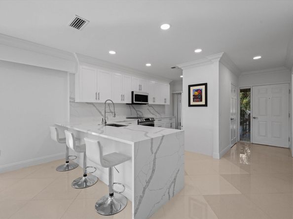 13321 Polo Club Road C203, Wellington FL 33414