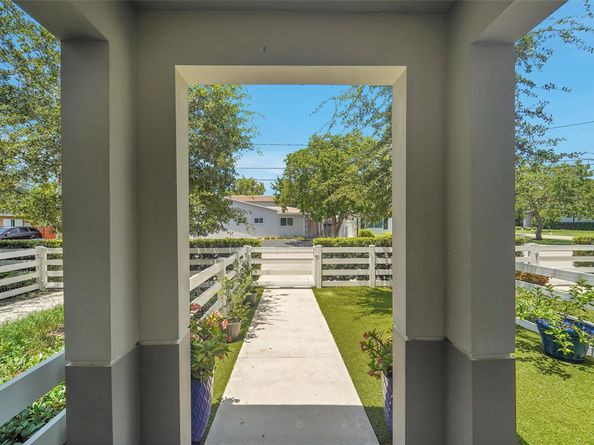 1484 NE 34th St 1484, Oakland Park FL 33334