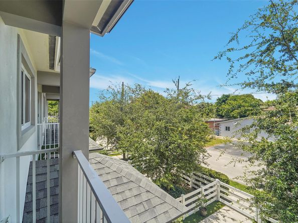 1484 NE 34th St 1484, Oakland Park FL 33334