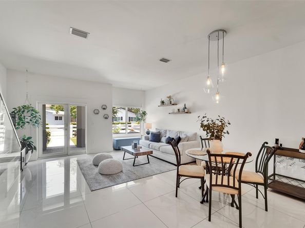 1484 NE 34th St 1484, Oakland Park FL 33334