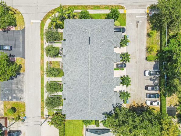 1484 NE 34th St 1484, Oakland Park FL 33334
