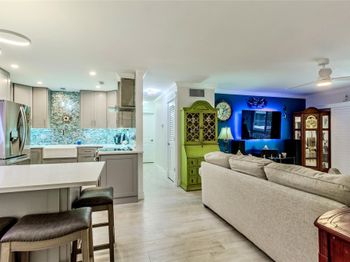 6517 Bay Club Dr