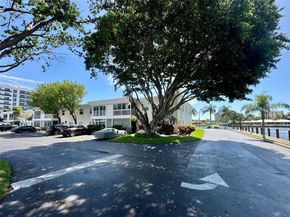 6517 Bay Club Dr 4, Fort Lauderdale FL 33308